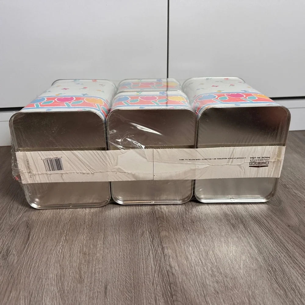 Cheinco adorable tin